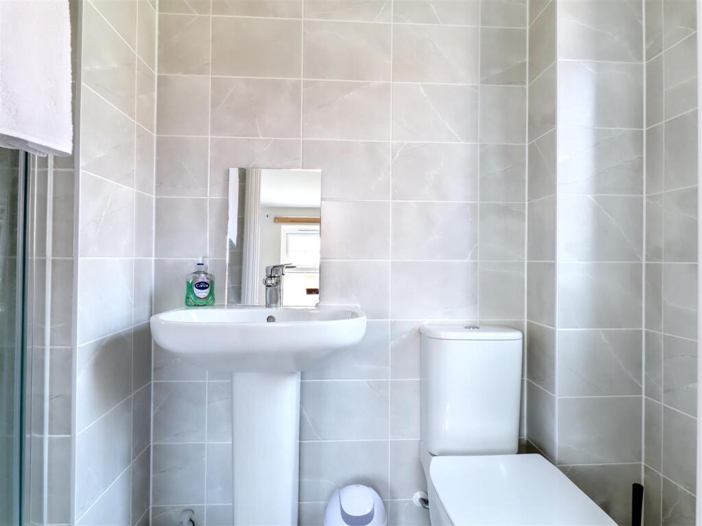 ensuite 2