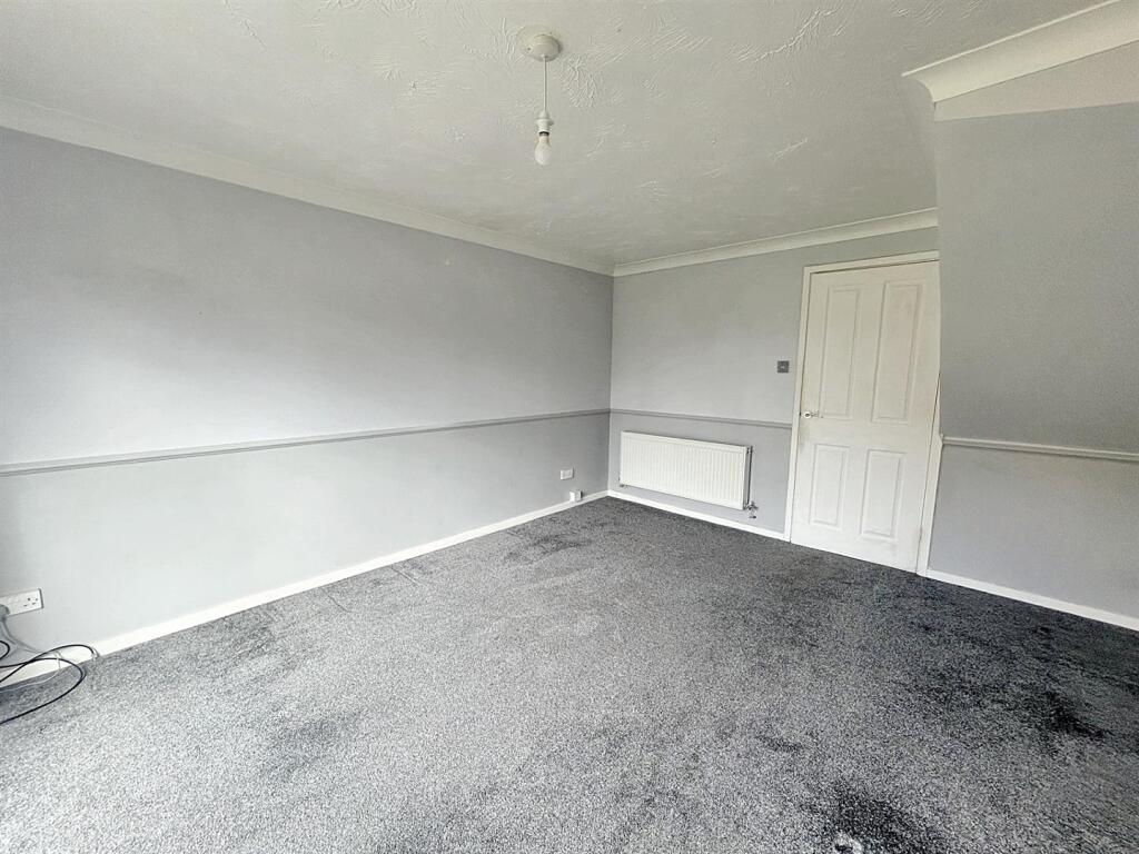 Living Room 2.jpg