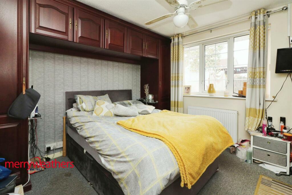 REAR BEDROOM