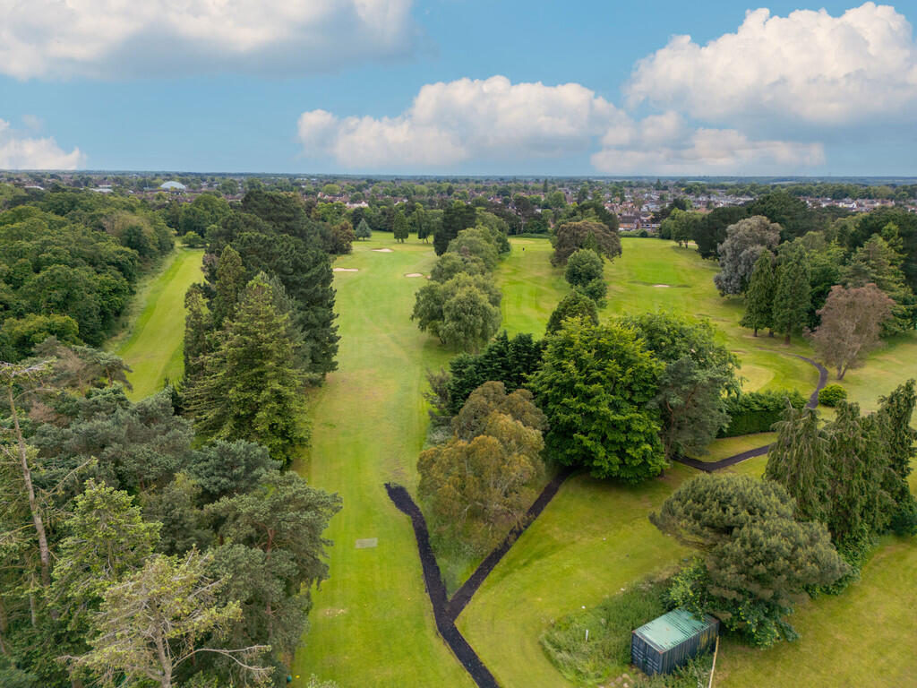 73 Ribbans Park R...