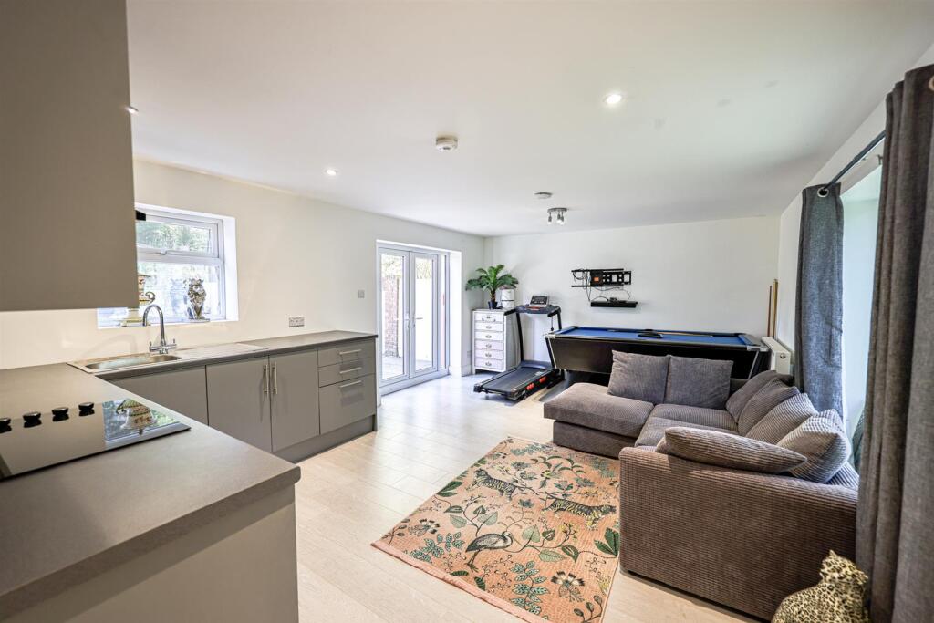 Annexe Lounge