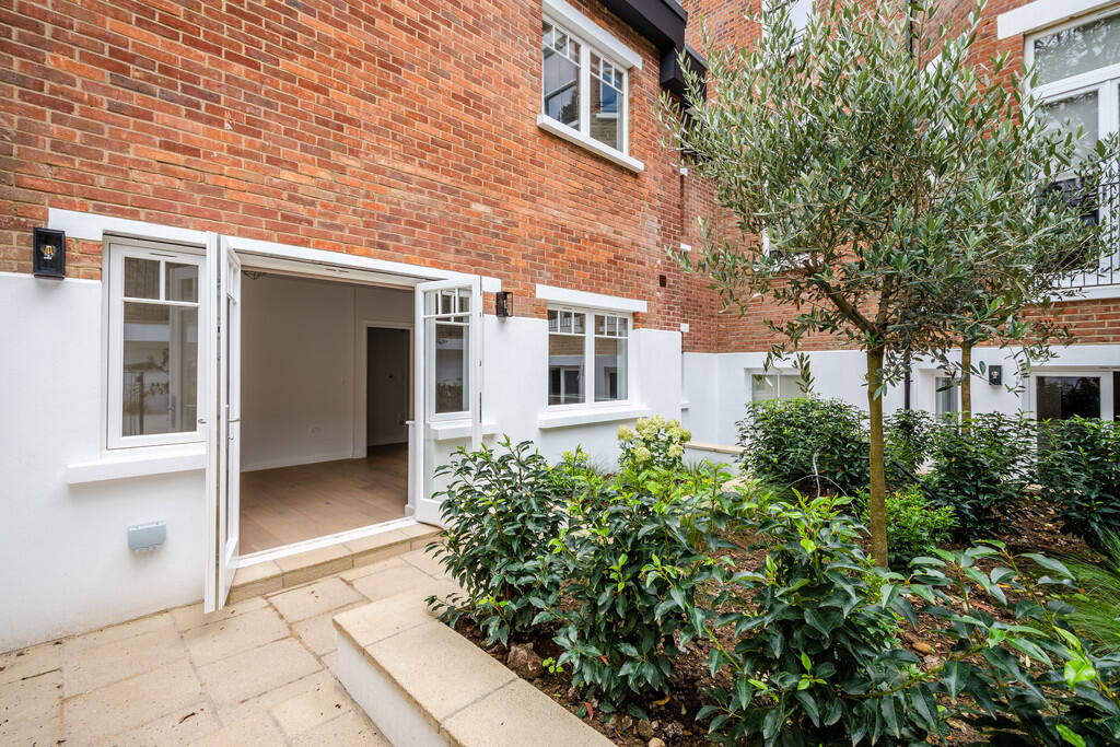 Compayne Gdns 83 ...