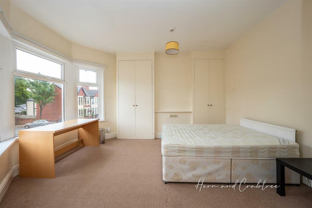 Summerfield Avenue, Cardiff, HernCrabtree (12).jpg