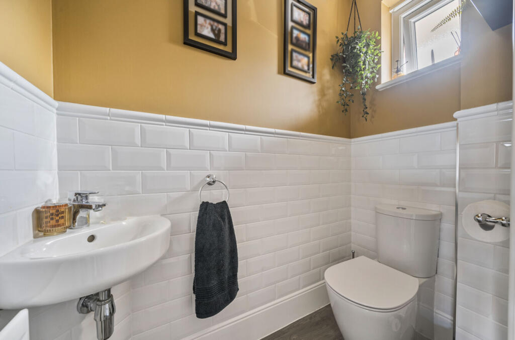 1353939-9-68d29d4...