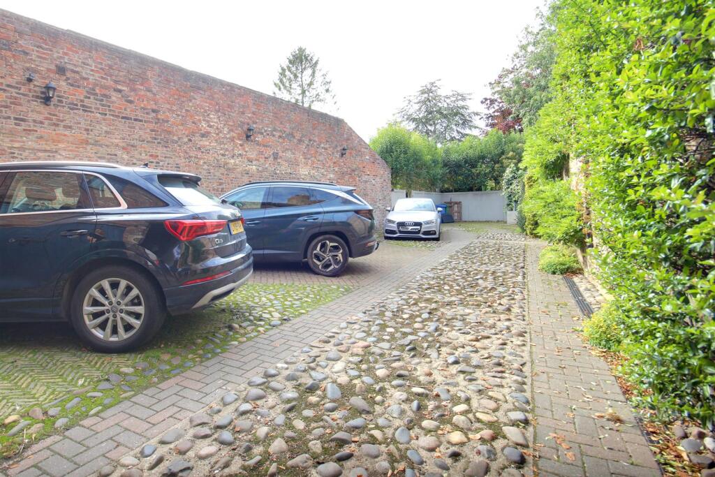 Courtyard Parking