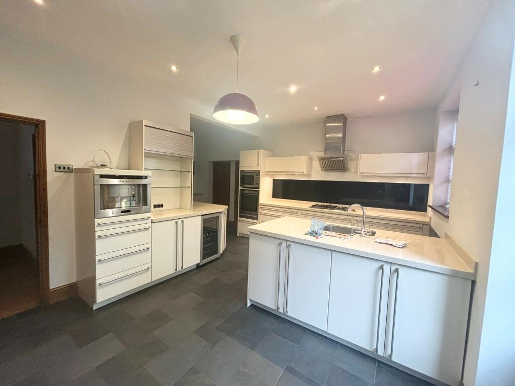 Kitchen whole.jpeg