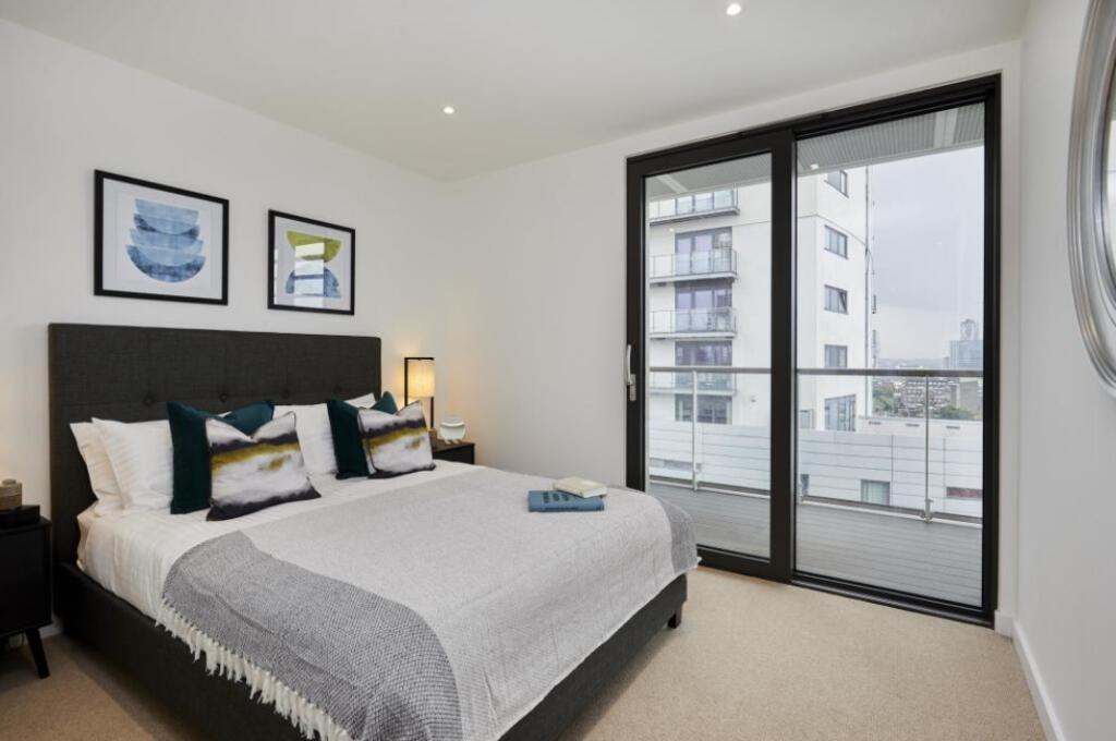 Show flat 12