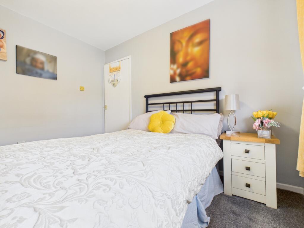 CAM03729G0-PR0156-STILL011