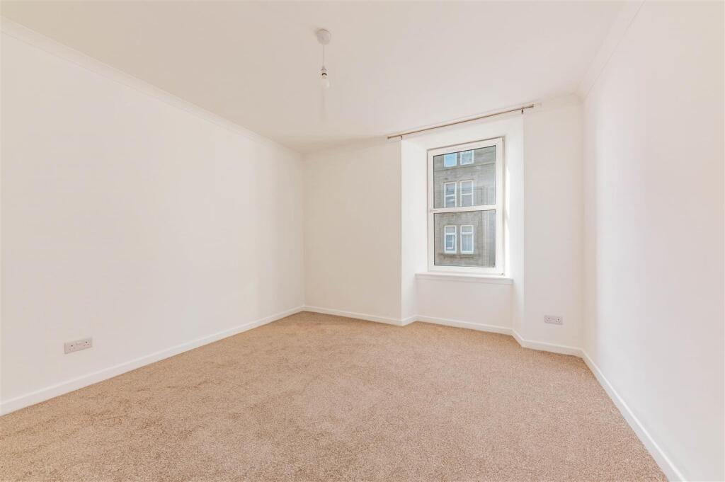 1R 107 Clepington Road Dundee-3.JPG