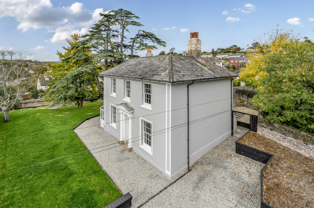 1371578-2-68f7927...