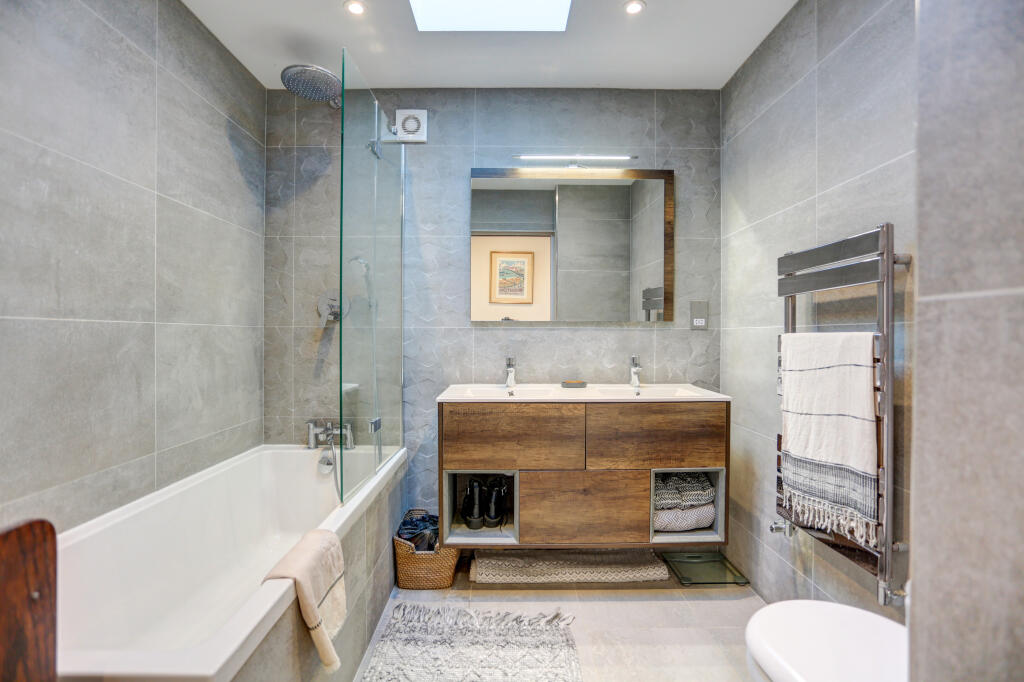 bathroom2