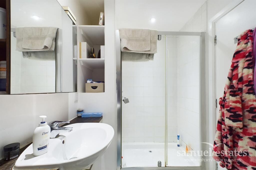 En-suite Bathroom