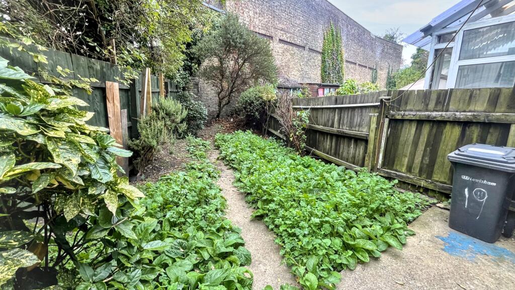 19 Whitburn Road, Lewisham, London, SE13 7UQ