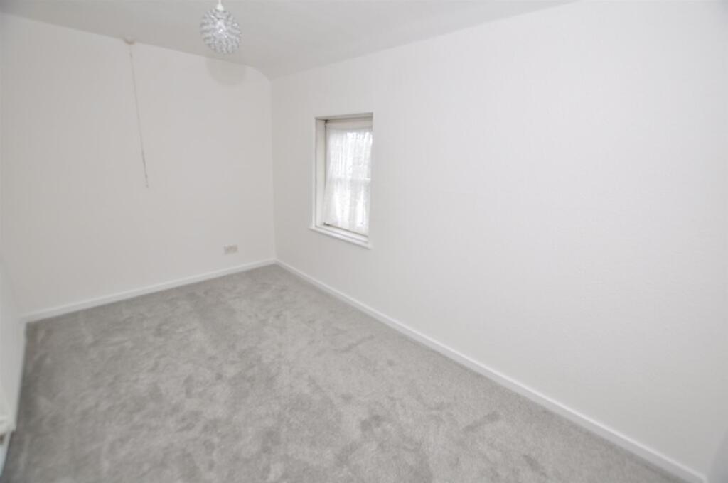 Front bedroom 1