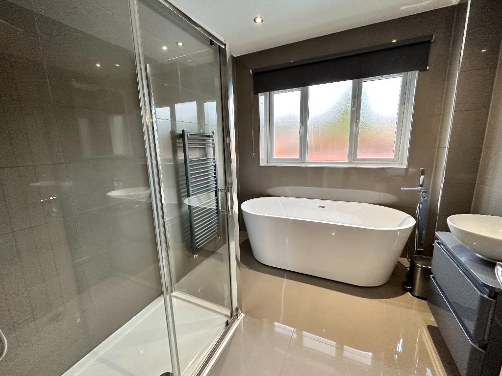 En-Suite 2
