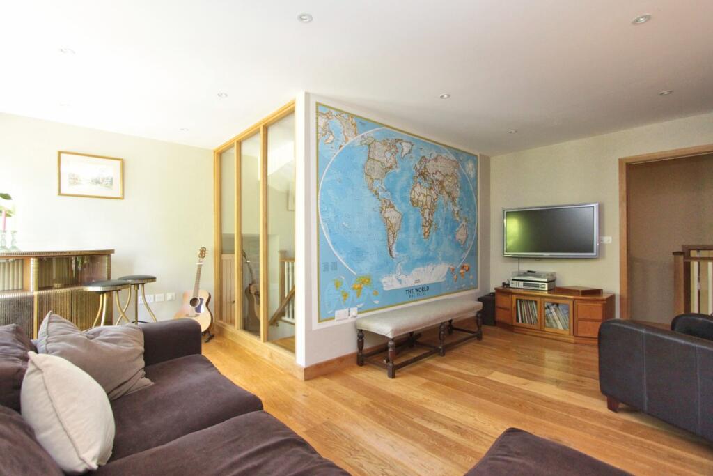 Sundayshill Lane, Rockhampton, GL13