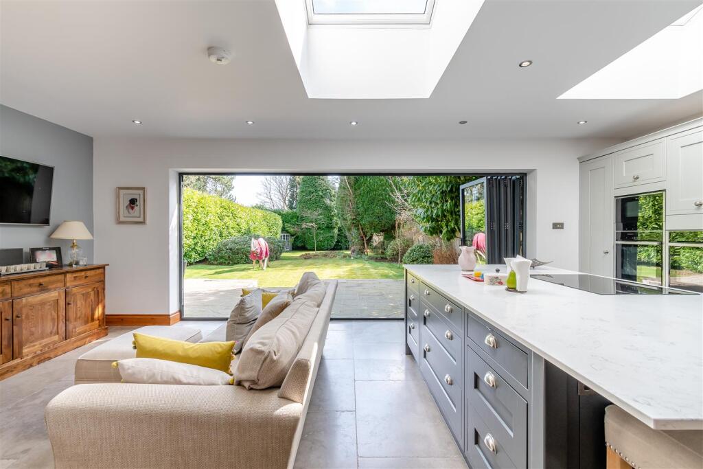 8639916-interior15.jpg