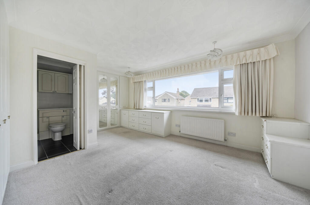 1356373-4-68ce7e8...