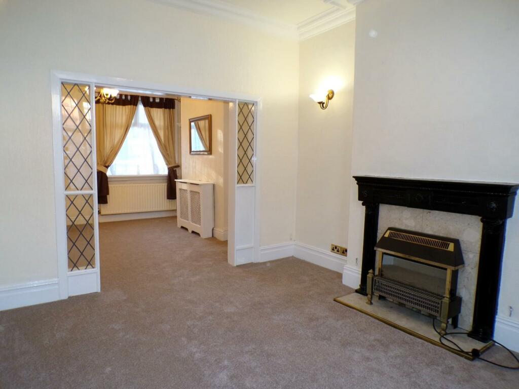 DerbyshireRd21lnge1.JPG
