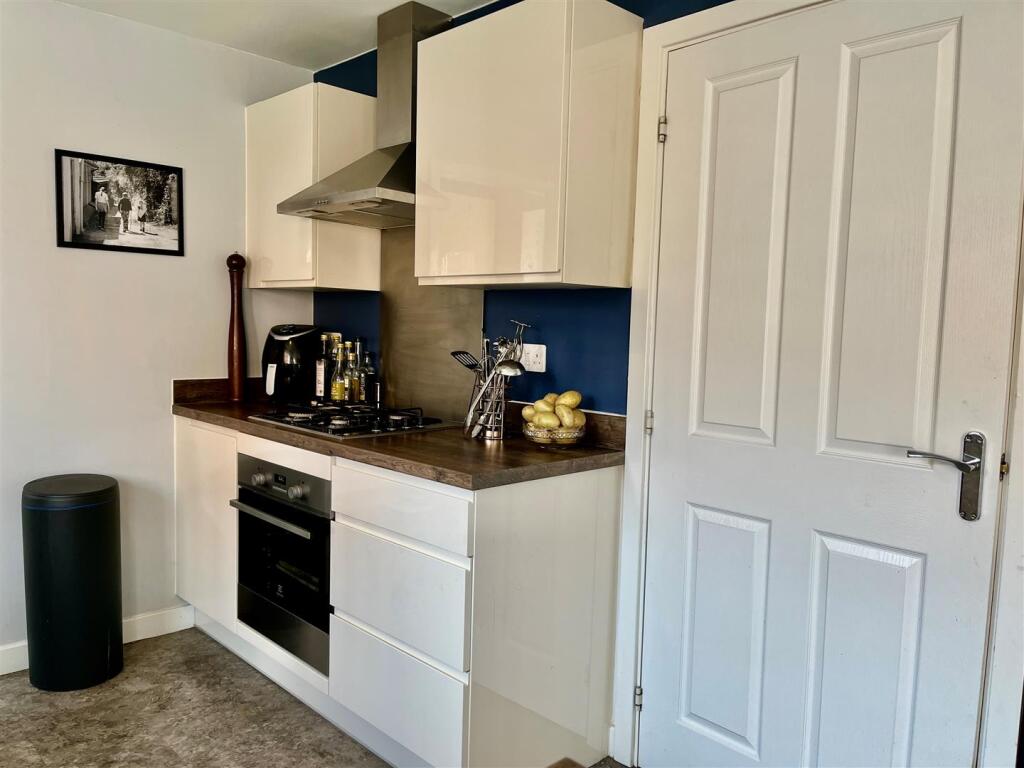 Kitchen IV.jpg