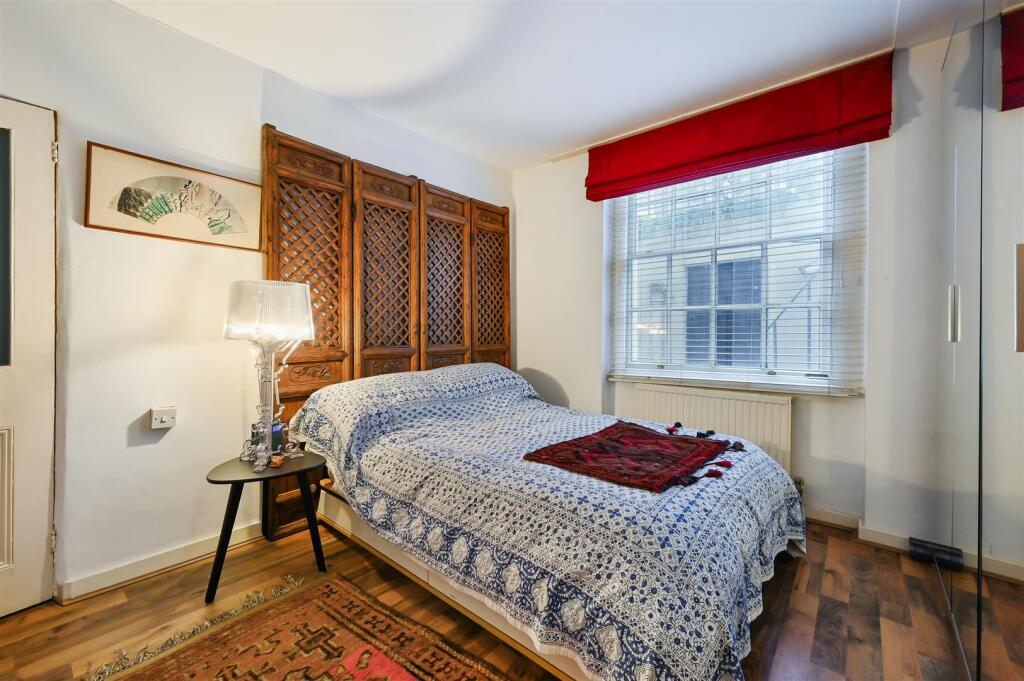 WARWICK SQUARE MEWS, 18 (5).jpg