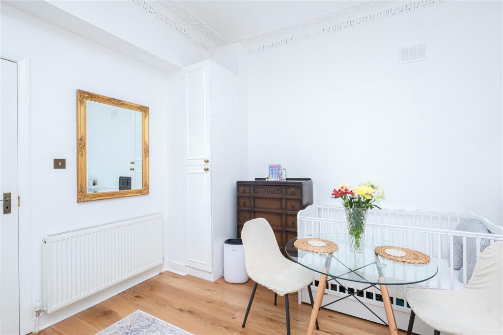Studio Room