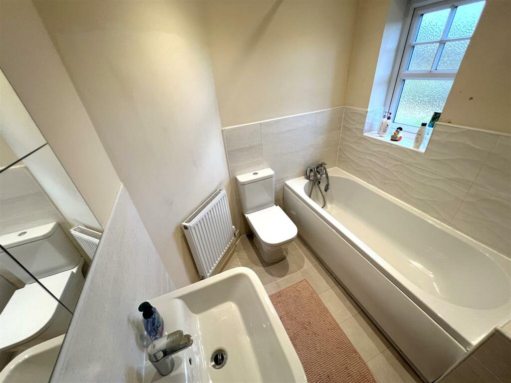 Family Bathroom.JPG