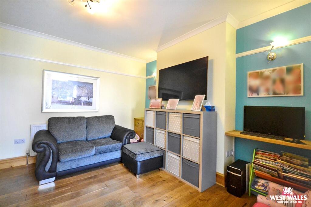 Snug Room (2nd Reception)