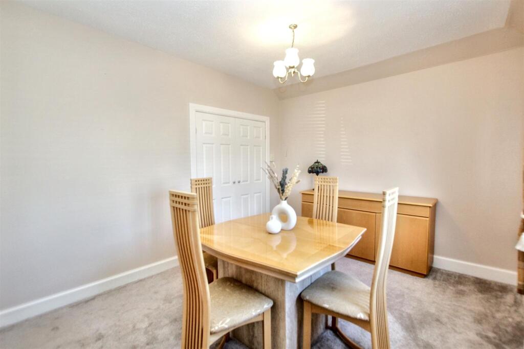 9- Dining Room.jpg