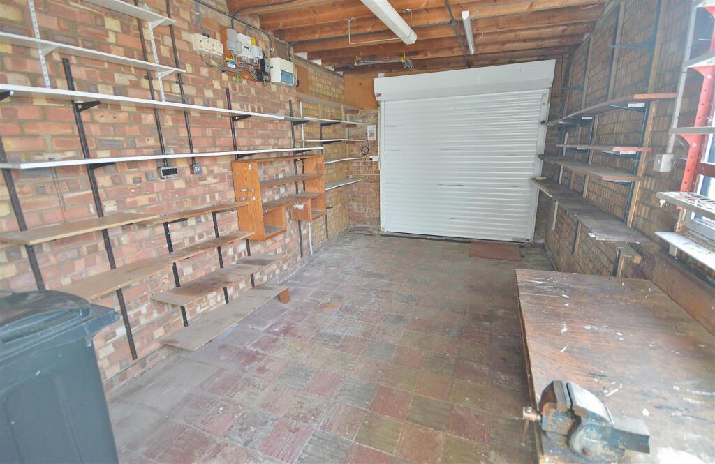GARAGE