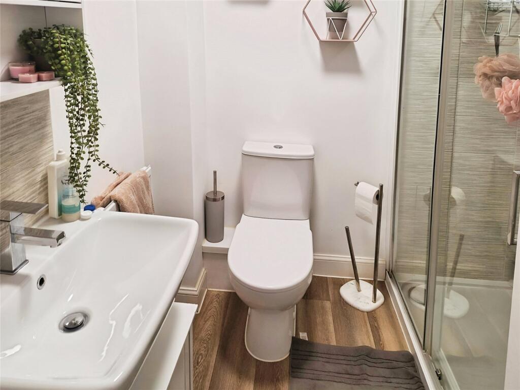 En Suite Shower Room