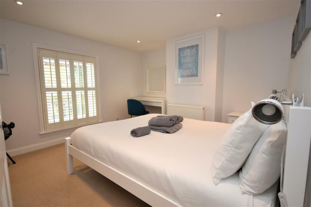 Bedroom 1.JPG