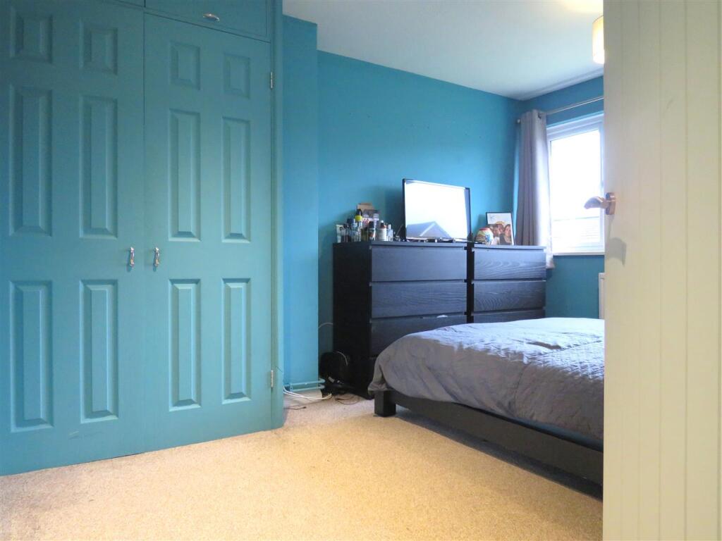 Bedroom 1 wardrobe.JPG