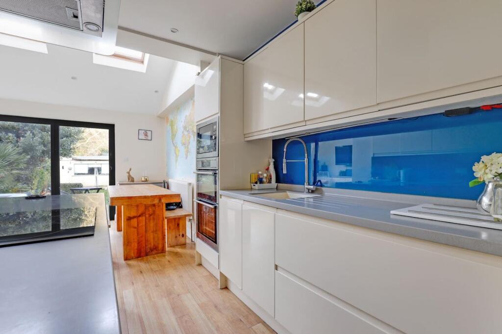 05-de99JHPropWpen - 110 Marlow Road - 13-medium.jp