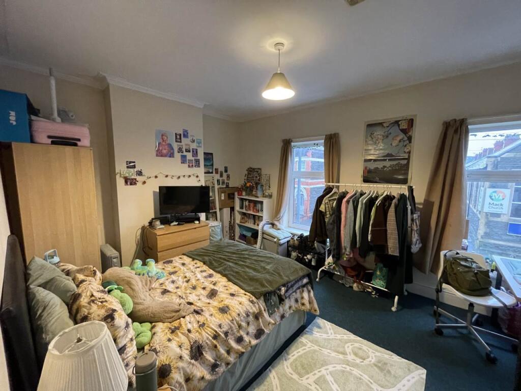 First Floor Front Be