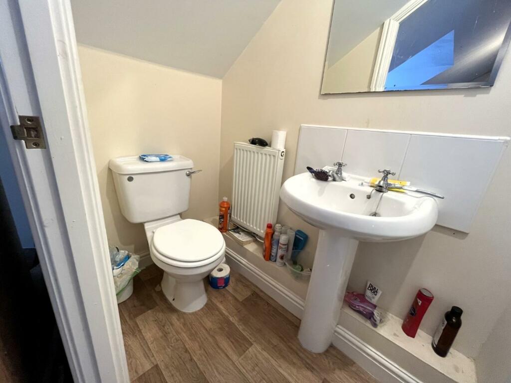 Ensuite bed 4.jpeg