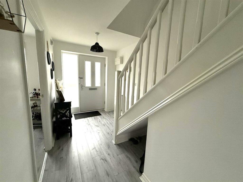 RECEPTION HALLWAY