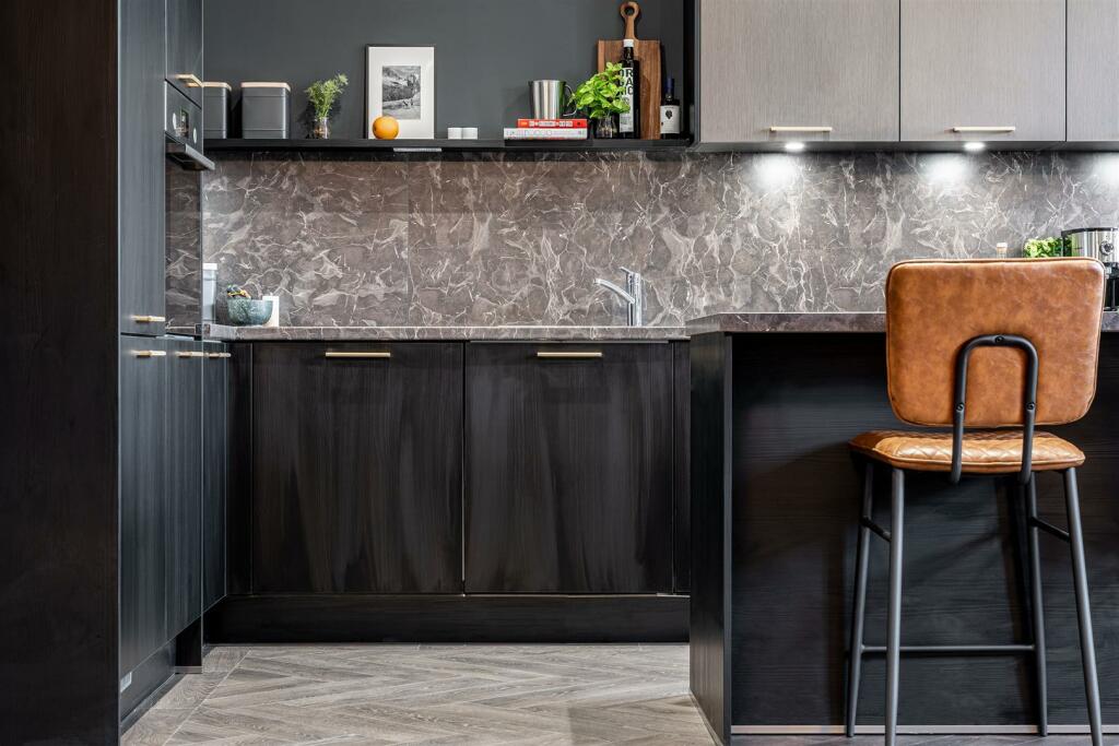 Priory House Showhome - by Ralph Media Group 09391