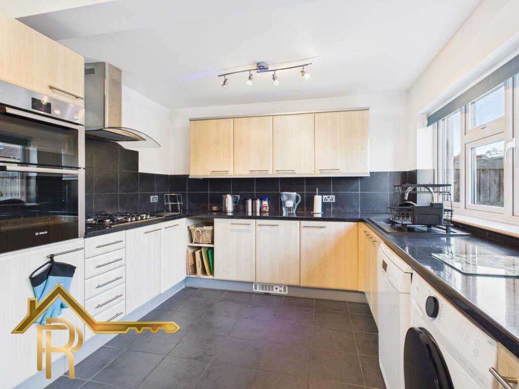 CAM03016G0-PR0046-STILL011