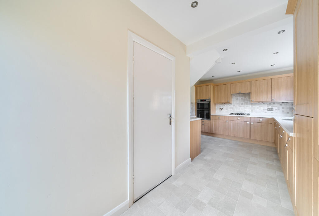 1300333-6-68374ee...