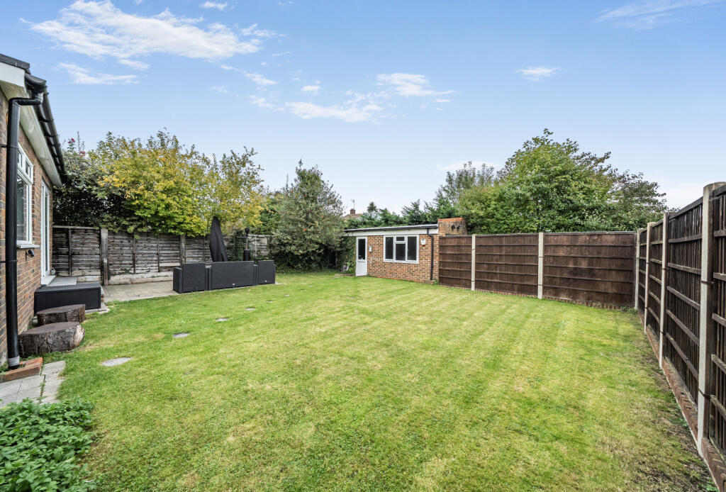 1359926-5-68d6c73...