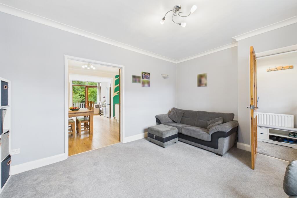 CAM03162G0-PR0327-STILL013