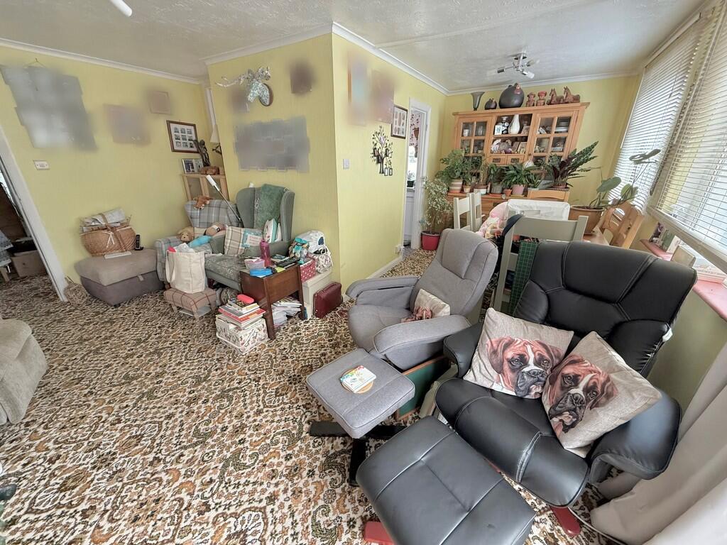 17 Hobbs Lounge 2...