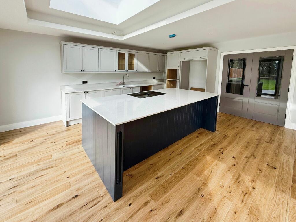 Kitchen/ Dining Room