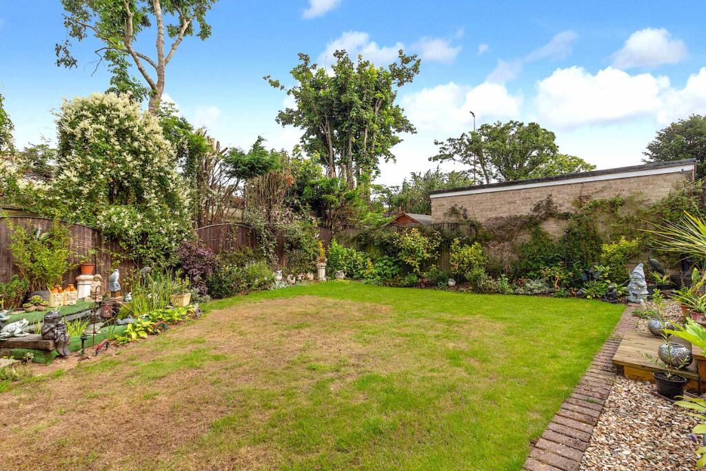 6 Edgerton - Garden1