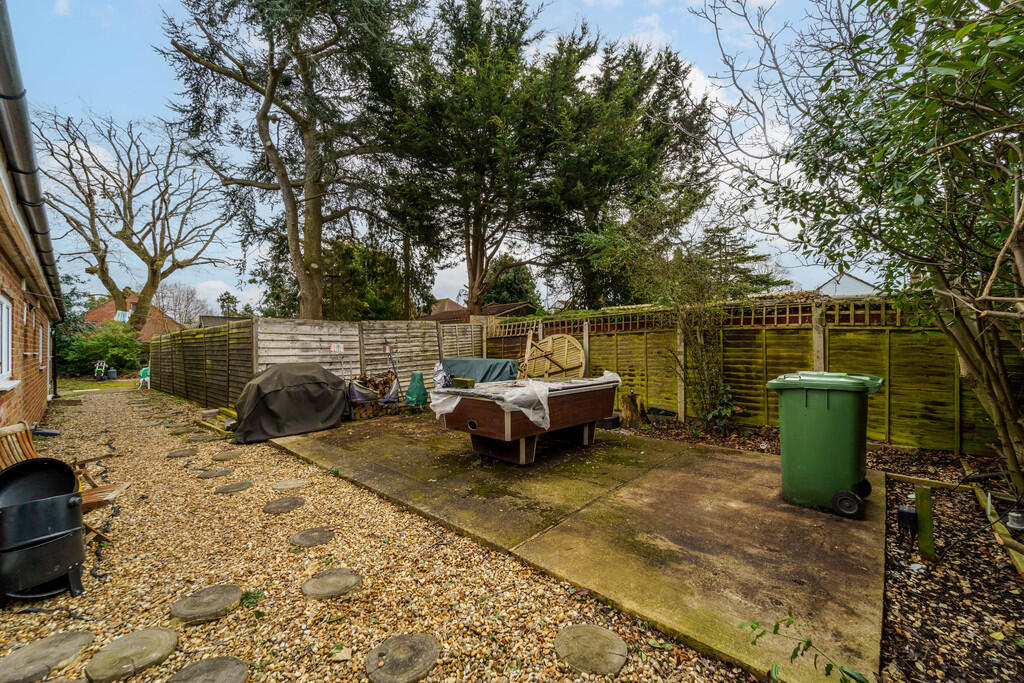 Patio area near r...