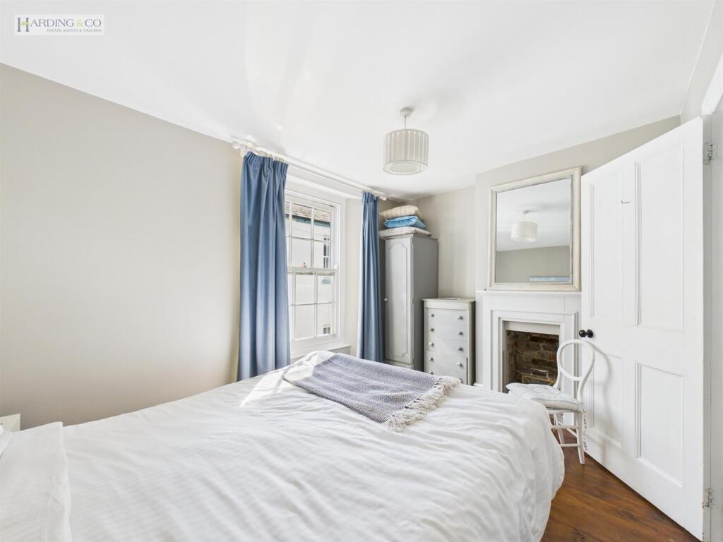 Bedroom 1 ii.jpg