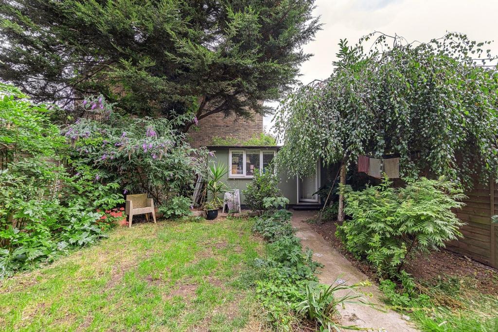 Garden (2).jpg