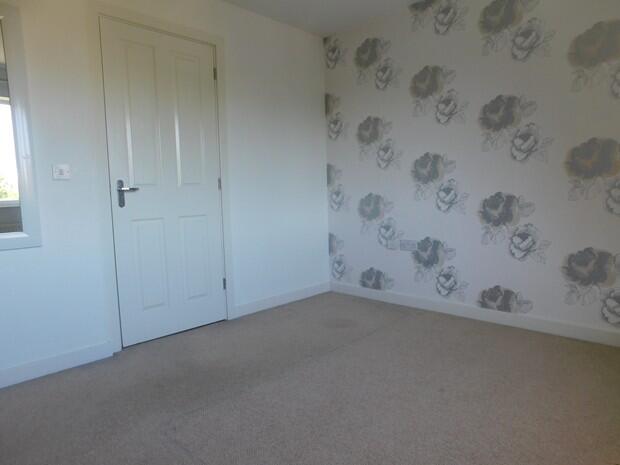 17DeeCloseMainBedroom