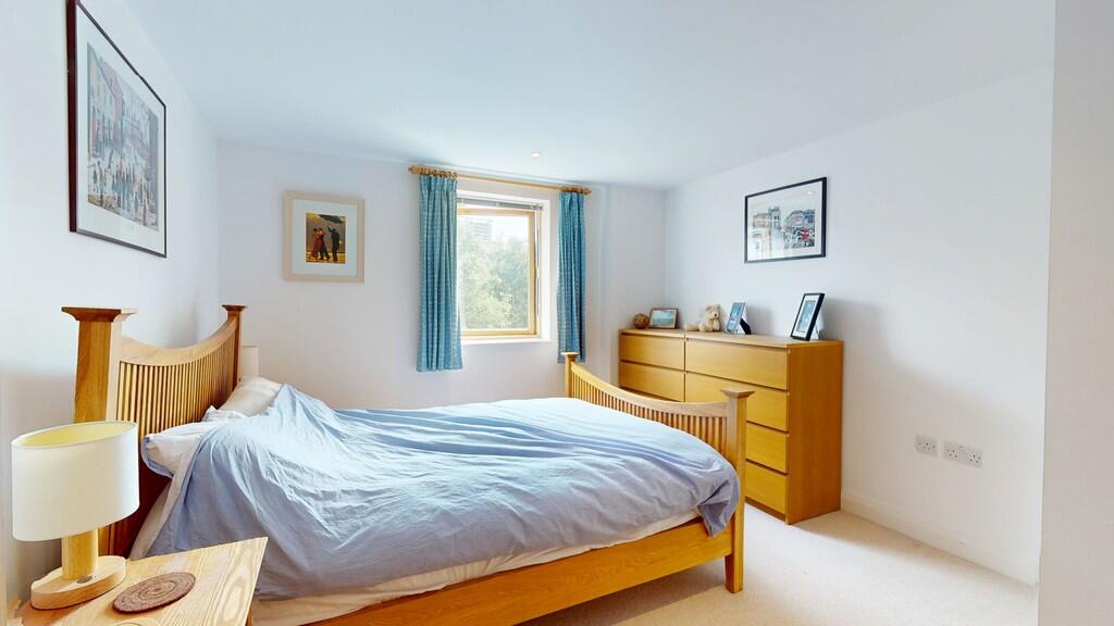 Bedroom 1- Angle ...